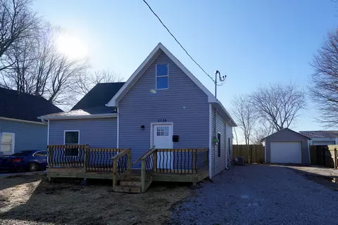 1726 W Chestnut St, Springfield, MO 65802