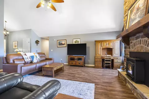 Living - 237 Park Hill Ct, Strafford, MO 65757 photo 5 of 8
