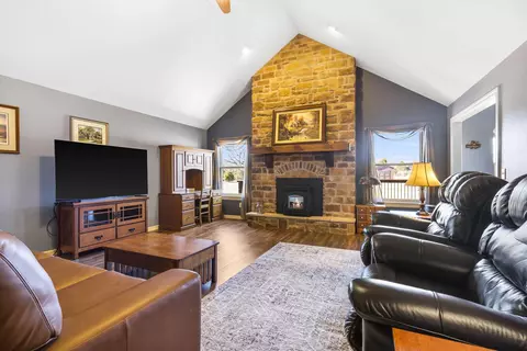 Living - 237 Park Hill Ct, Strafford, MO 65757 photo 3 of 8