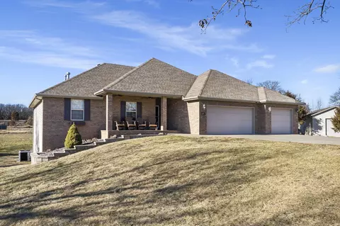 Exterior - 237 Park Hill Ct, Strafford, MO 65757 photo 3 of 14