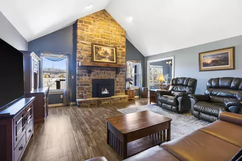Living - 237 Park Hill Ct, Strafford, MO 65757 photo 1 of 8