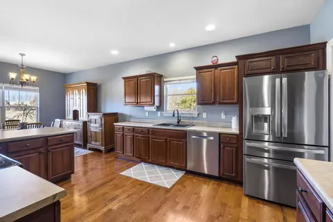 Kitchen - 237 Park Hill Ct, Strafford, MO 65757 photo 2 of 4