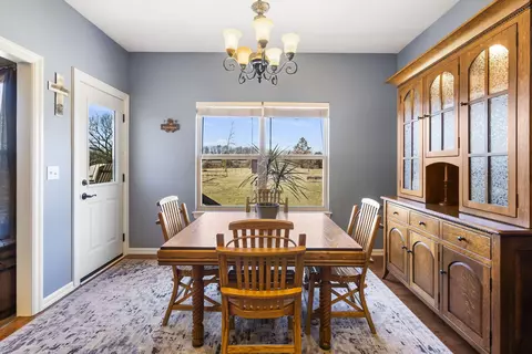 Dining - 237 Park Hill Ct, Strafford, MO 65757 photo 2 of 2