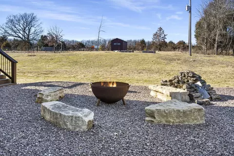 Exterior - 237 Park Hill Ct, Strafford, MO 65757 photo 5 of 14