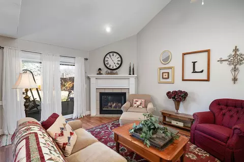 351 E Degraffenreid St, Springfield, MO 65810 photo 7