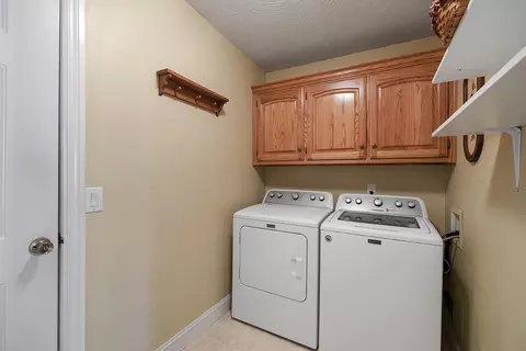 351 E Degraffenreid St, Springfield, MO 65810 photo 14