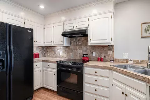 351 E Degraffenreid St, Springfield, MO 65810 photo 13