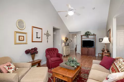351 E Degraffenreid St, Springfield, MO 65810 photo 8