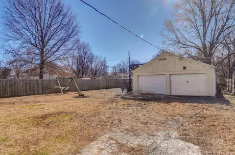 848 W Whiteside St, Springfield, MO 65807 photo 23