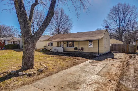848 W Whiteside St, Springfield, MO 65807 photo 2