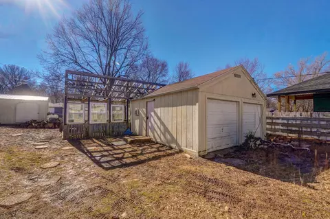 848 W Whiteside St, Springfield, MO 65807 photo 22