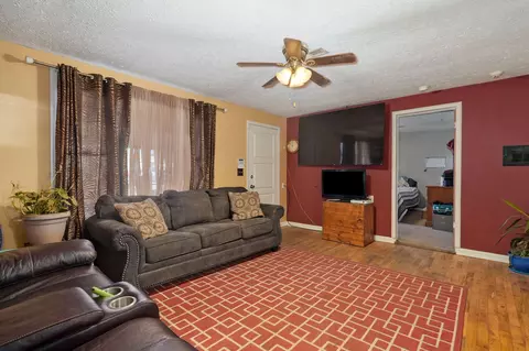 848 W Whiteside St, Springfield, MO 65807 photo 6