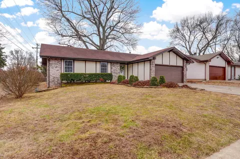 2964 E Linwood St, Springfield, MO 65804