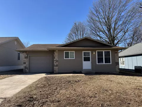 1643 N Engel Ave, Springfield, MO 65803