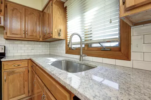 1134 W Highpoint St, Springfield, MO 65810 photo 9