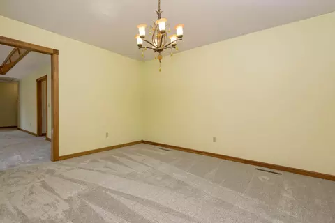 1134 W Highpoint St, Springfield, MO 65810 photo 8