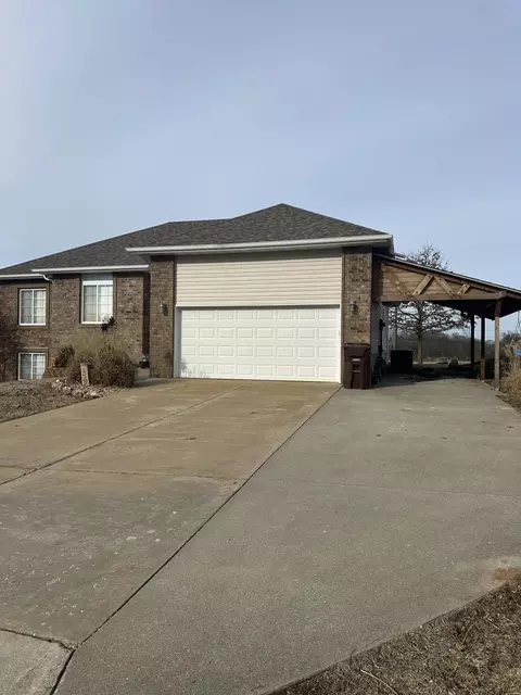 907 Strawberry Ct, Nixa, MO 65714 photo 2