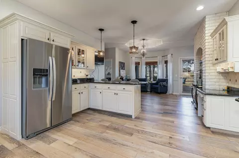Kitchen - 8504 Interlochen Dr, Nixa, MO 65714 photo 5 of 7