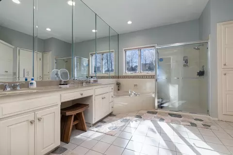 Bath - 8504 Interlochen Dr, Nixa, MO 65714 photo 3 of 5
