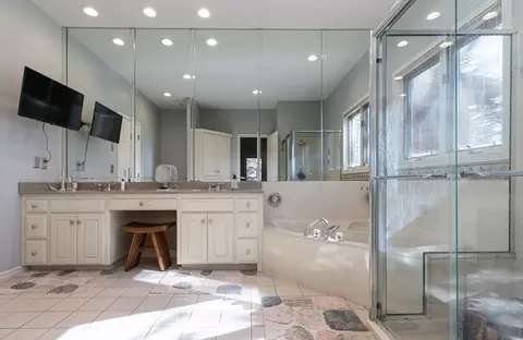 Bath - 8504 Interlochen Dr, Nixa, MO 65714 photo 2 of 5