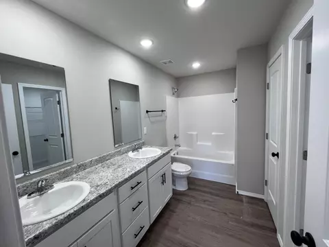 3442 W Hill St, Springfield, MO 65803 photo 9