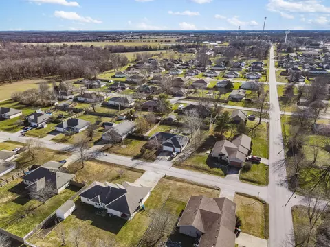 View/Area - 204 E Chrysler St, Clever, MO 65631 photo 2 of 4