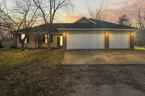 Exterior - 204 E Chrysler St, Clever, MO 65631 photo 1 of 13