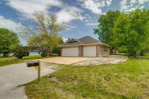 Exterior - 204 E Chrysler St, Clever, MO 65631 photo 3 of 13