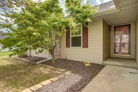 Exterior - 204 E Chrysler St, Clever, MO 65631 photo 7 of 13