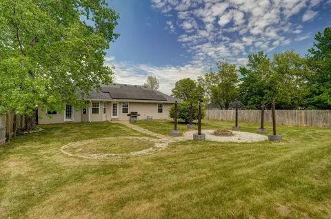 Exterior - 204 E Chrysler St, Clever, MO 65631 photo 8 of 13