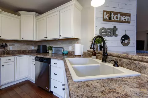 1008 E Fieldstone Dr, Ozark, MO 65721 photo 13
