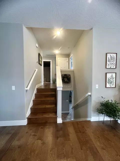 Entry Way - 2737 W Miramar Rd, Ozark, MO 65721 photo 5 of 10