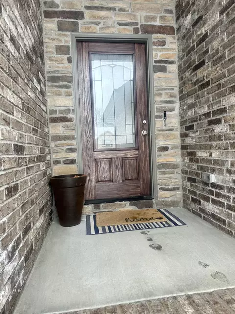 Entry Way - 2737 W Miramar Rd, Ozark, MO 65721 photo 2 of 10