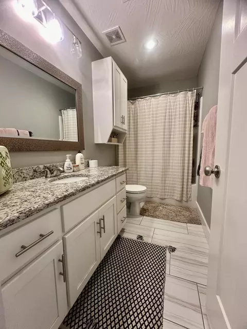 Bath - 2737 W Miramar Rd, Ozark, MO 65721 photo 13 of 14