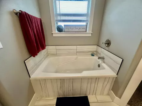 Bath - 2737 W Miramar Rd, Ozark, MO 65721 photo 7 of 14