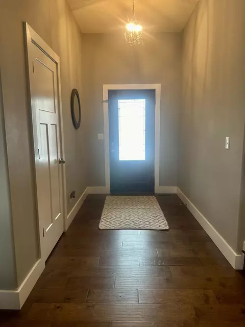 Entry Way - 2737 W Miramar Rd, Ozark, MO 65721 photo 4 of 10