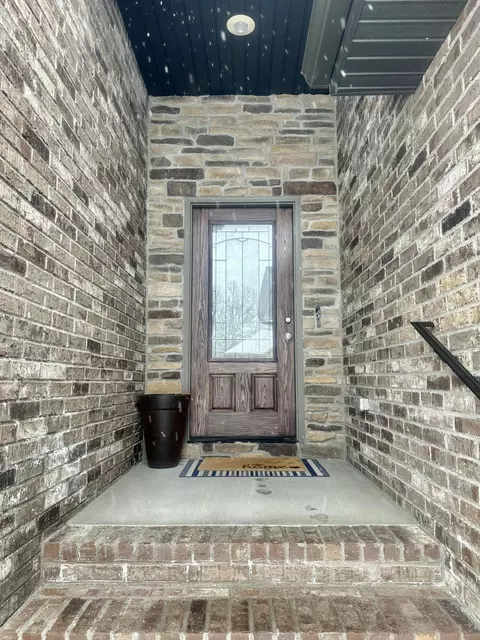 Entry Way - 2737 W Miramar Rd, Ozark, MO 65721 photo 1 of 10