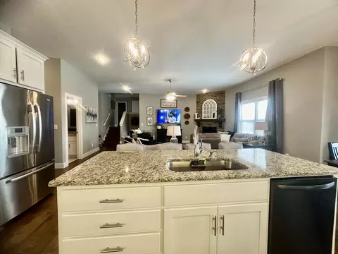 Kitchen - 2737 W Miramar Rd, Ozark, MO 65721 photo 4 of 9