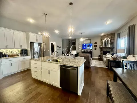 Kitchen - 2737 W Miramar Rd, Ozark, MO 65721 photo 5 of 9