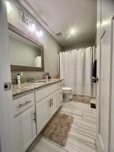 Bath - 2737 W Miramar Rd, Ozark, MO 65721 photo 11 of 14