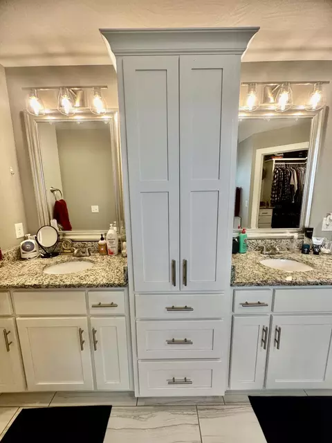 Bath - 2737 W Miramar Rd, Ozark, MO 65721 photo 5 of 14
