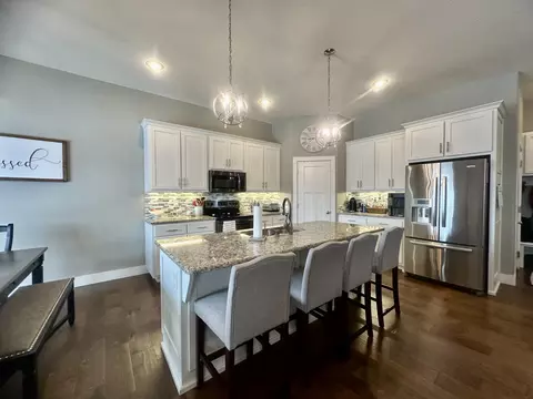 Kitchen - 2737 W Miramar Rd, Ozark, MO 65721 photo 7 of 9
