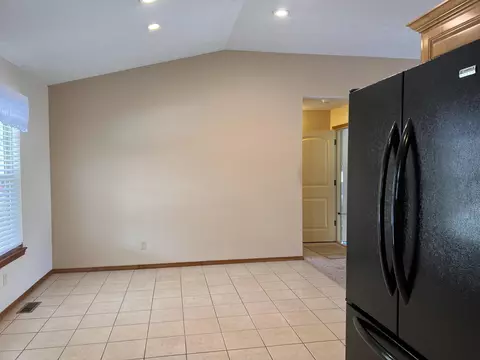 Kitchen - 738 E Gallup Hill Rd, Nixa, MO 65714 photo 6 of 9