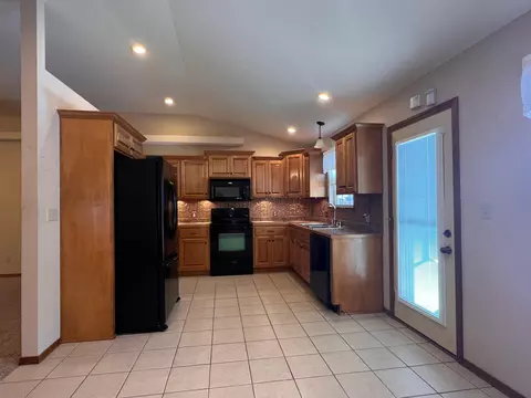 Kitchen - 738 E Gallup Hill Rd, Nixa, MO 65714 photo 3 of 9