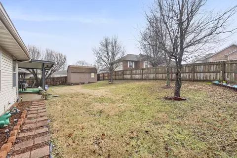 Exterior - 738 E Gallup Hill Rd, Nixa, MO 65714 photo 5 of 18