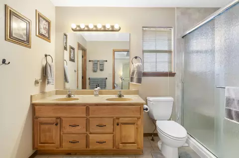 Bath - 738 E Gallup Hill Rd, Nixa, MO 65714 photo 1 of 3