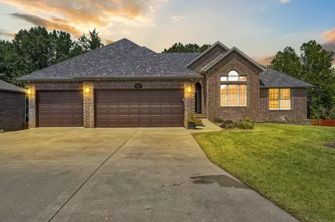 1907 E Highview Dr, Ozark, MO 65721 photo 1