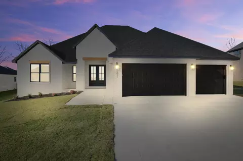 Exterior - 2071 N Riva Ridge Ct, Springfield, MO 65802 photo 4 of 11