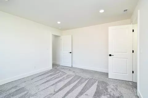 Bedroom - 2071 N Riva Ridge Ct, Springfield, MO 65802 photo 4 of 4