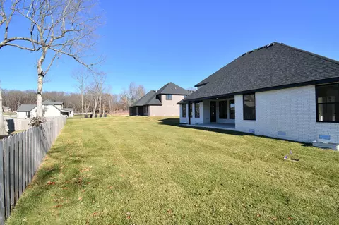 Exterior - 2071 N Riva Ridge Ct, Springfield, MO 65802 photo 10 of 11